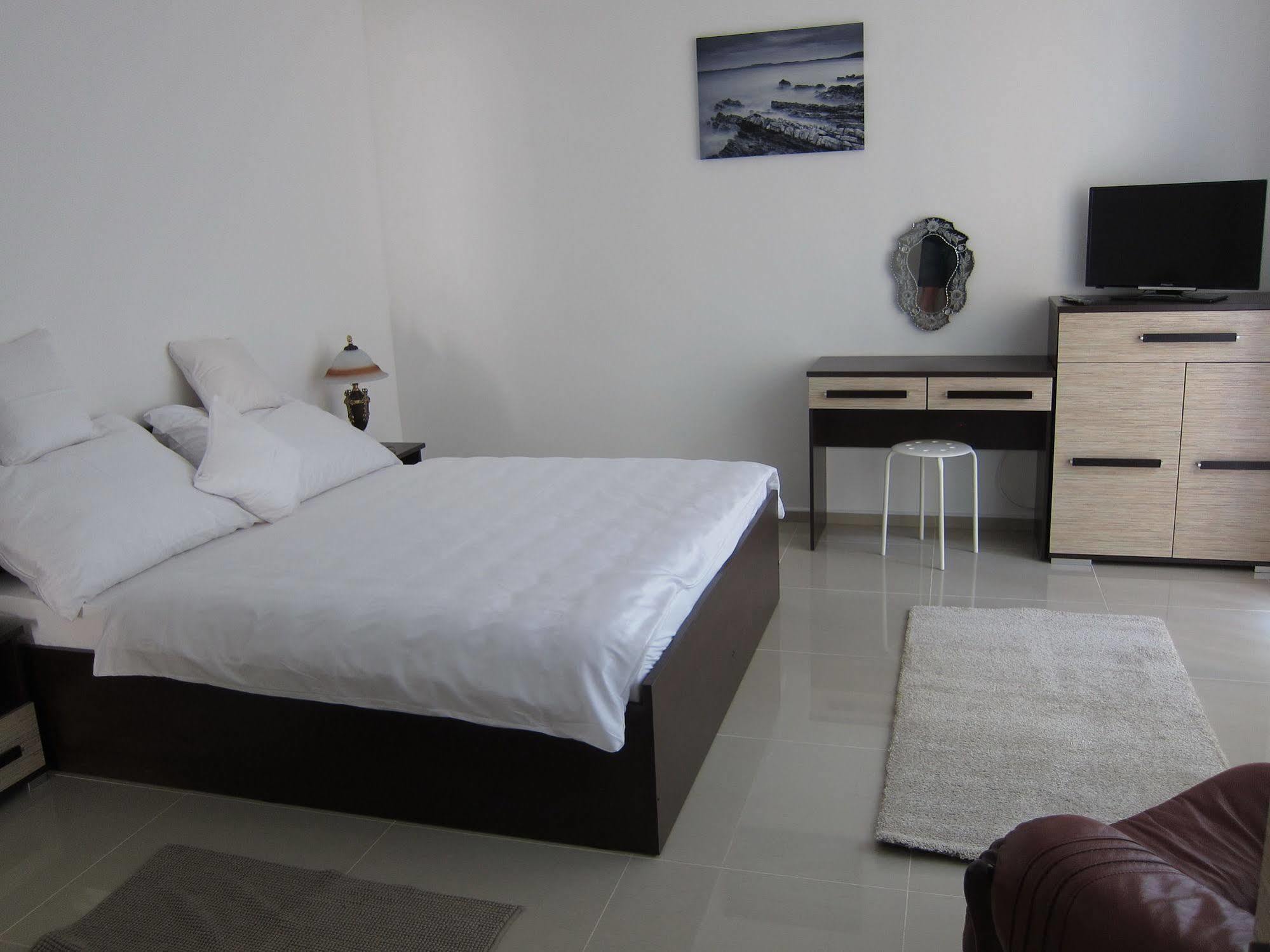 Madonna Apartments Karlovy Vary Ngoại thất bức ảnh