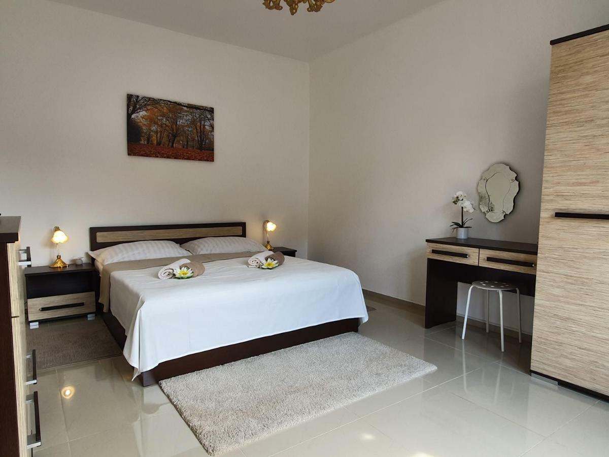 Madonna Apartments Karlovy Vary Ngoại thất bức ảnh